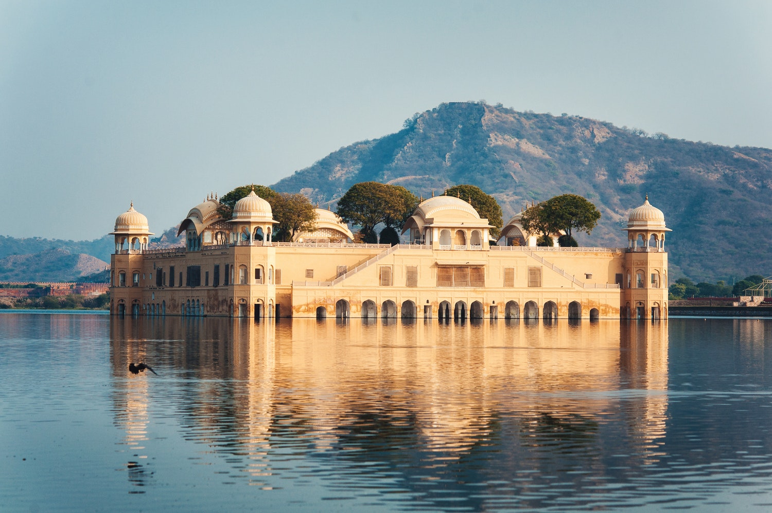 places to visit between delhi and jaipur